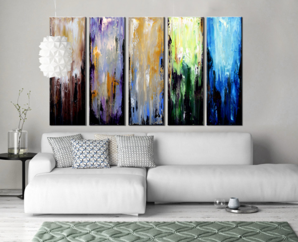 Dinding dengan panel seni lukis klasik